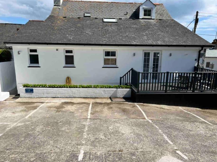 Luxury Modern Suite In Marazion With Parking Bagian luar foto